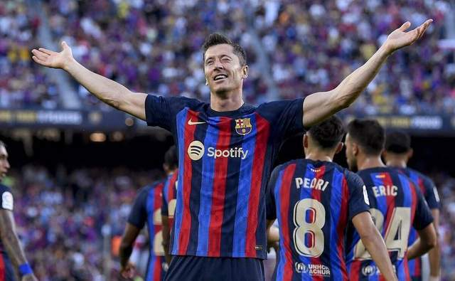 老赖因德斯：巴萨曾联系我签吾儿，我告诉他去了就是替补